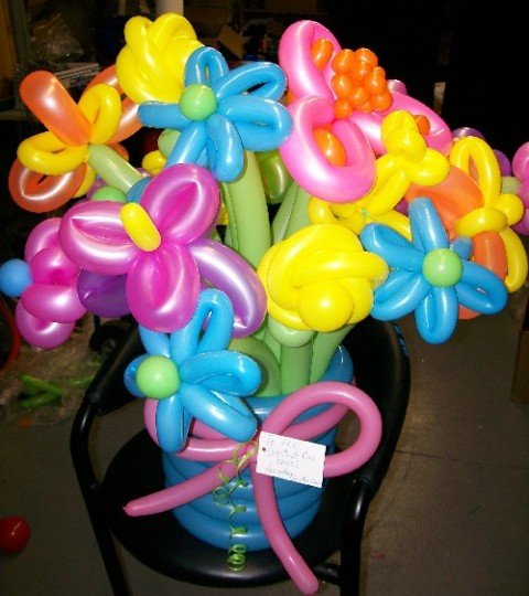 large-twisted-balloon-flower-arrangement