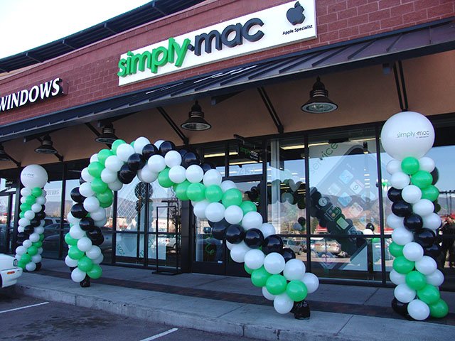 simply-mac-grand-opening-balloon-arch