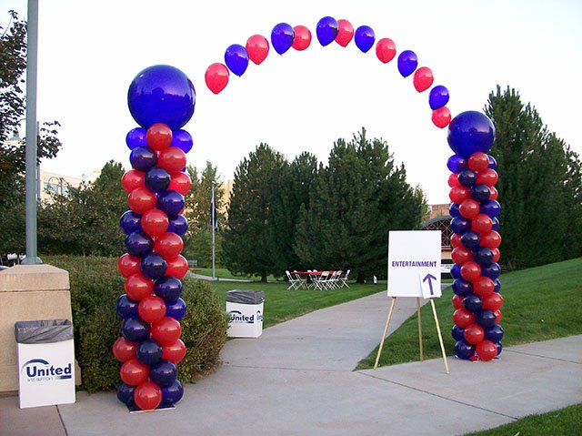 balloon-columns-with-string-arch