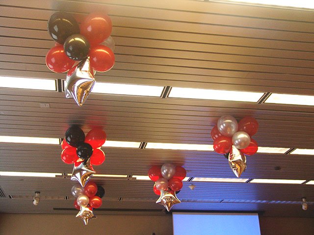 balloon-ceiling-decorations