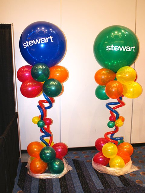fun-and-funky-balloon-columns