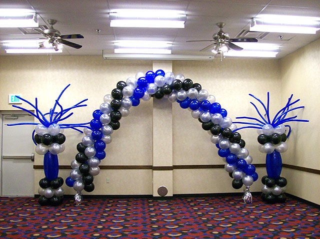 fun-balloon-columns-and-arch